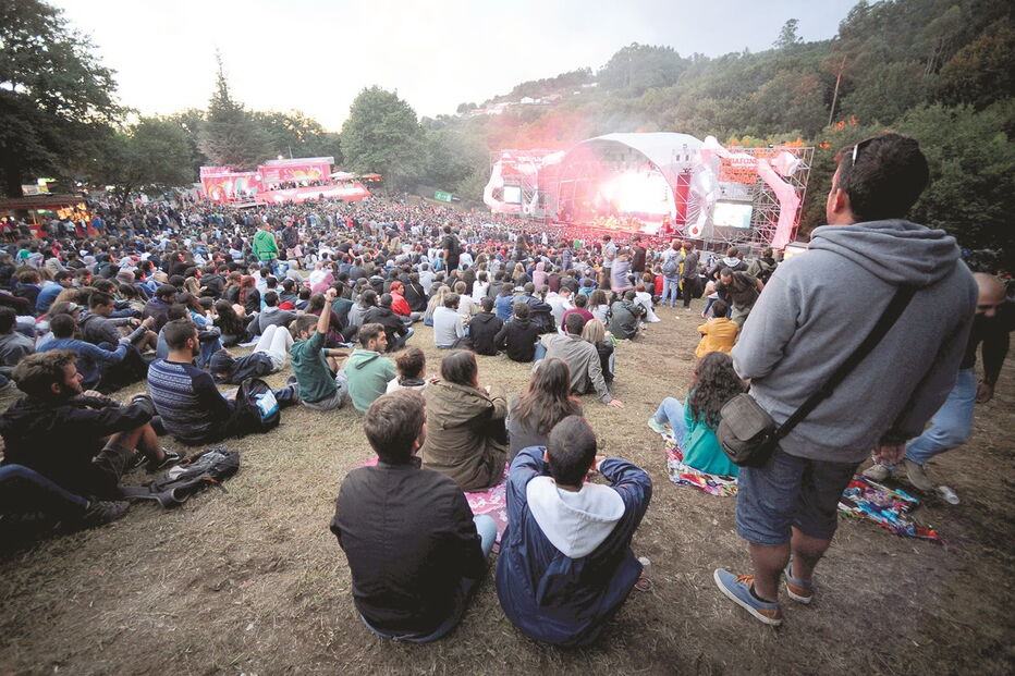 Os passes para os quatro dias do festival já estão esgotados. Restam os bilhetes diários, a um preço de 45 euros