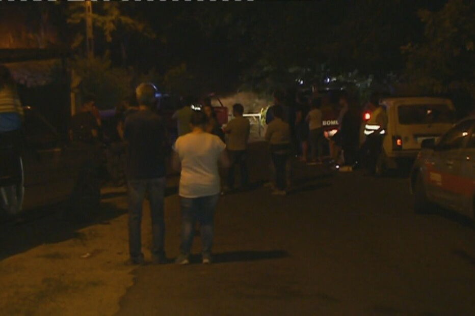 Carro de combate ao fogo despista-se e fere bombeiros no Fundão