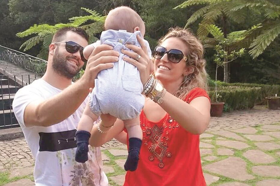 Diogo Camacho com a mulher, Joana, e o filho, Gustavo, num momento de felicidade em família 