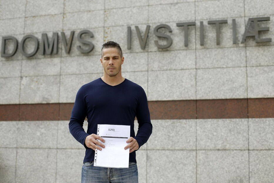 Hugo Ernano esteve suspenso depois de ter atingido a tiro um menor que o pai tinha levado para um assalto