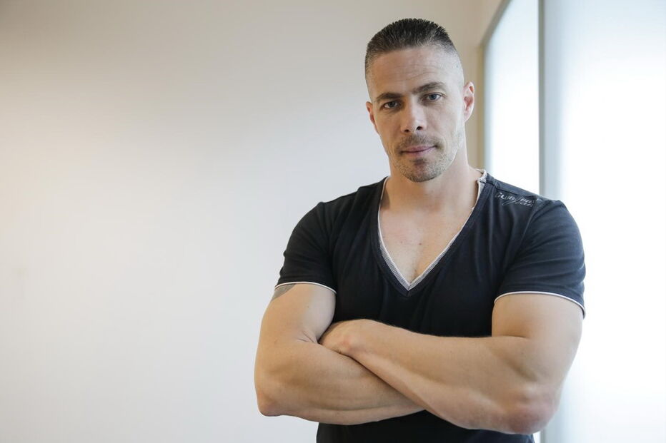 Hugo Ernano esteve suspenso depois de ter atingido a tiro um menor que o pai tinha levado para um assalto