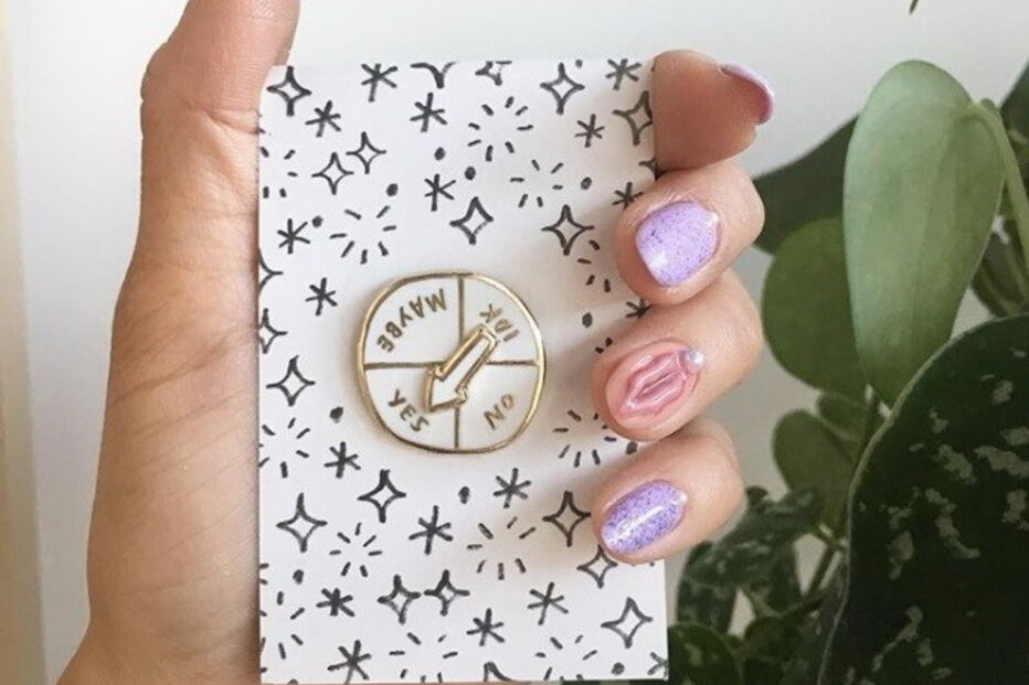 'Nail Art' com vagina em relevo