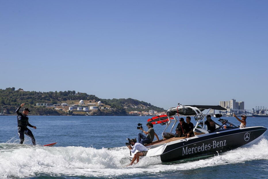 McNamara surfou onda mais longa de sempre no Rio Tejo
