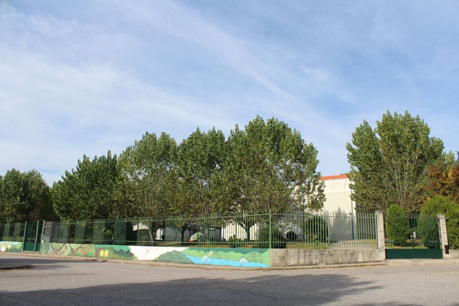 Corpo foi encontrado junto à E B 2, 3 de Tortosendo