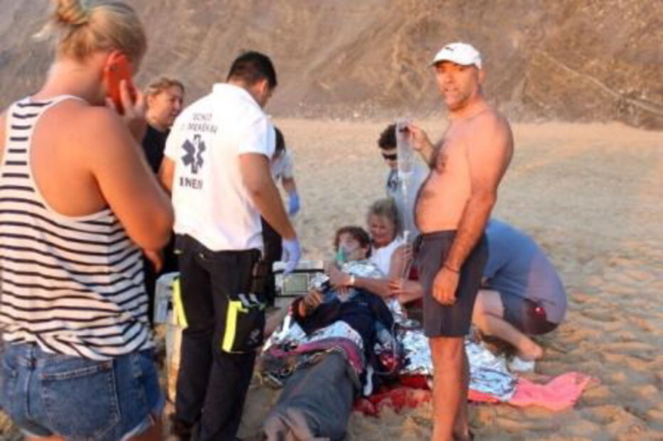 Família austrícaca arrastada por um agueiro