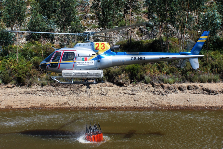 Eurocopter AS350 Ecureuil pertencente à Everjets 