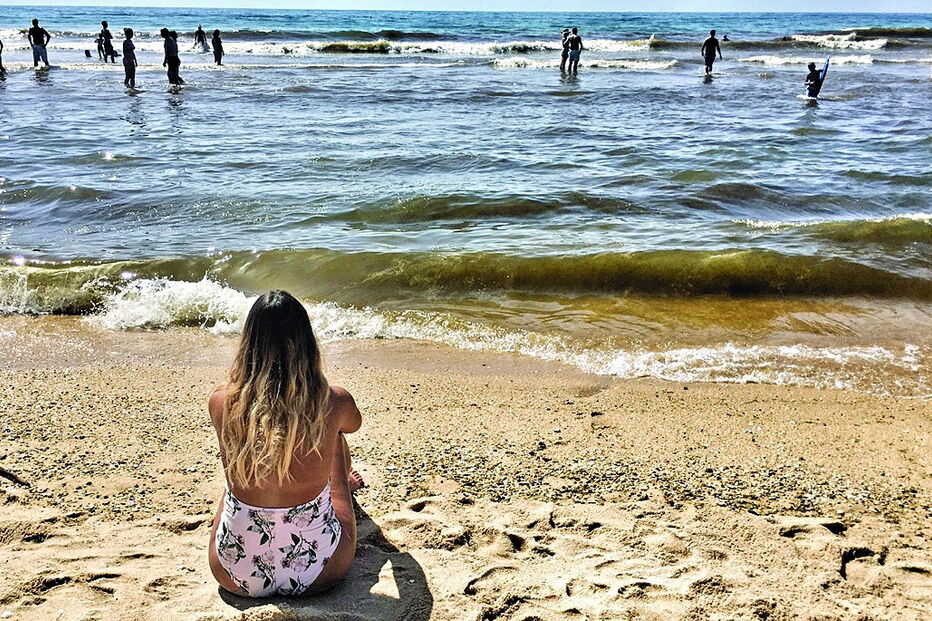 2017-08-22_00_38.08 Fenómeno registado ontem na praia da Lota é considerado normal quando ocorre quando há corrente de levante.jpg