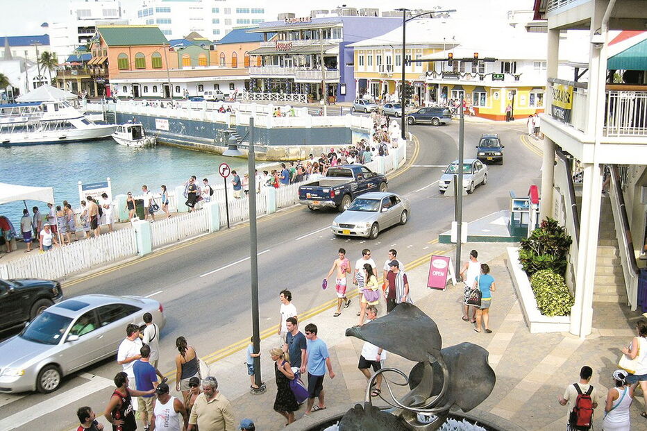 Muitas sociedades têm fiduciários e uma complexa teia de ligações que acaba em paraísos fiscais, como as Caimão   