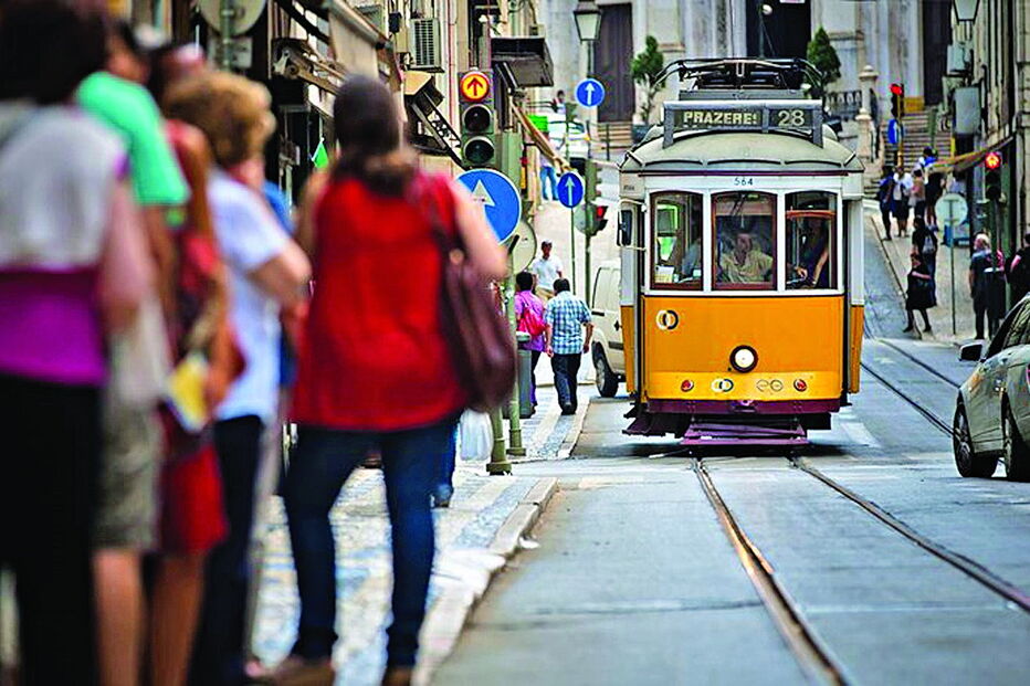 Turistas eram enganados pelas carteiristas, de nacionalidade romena     