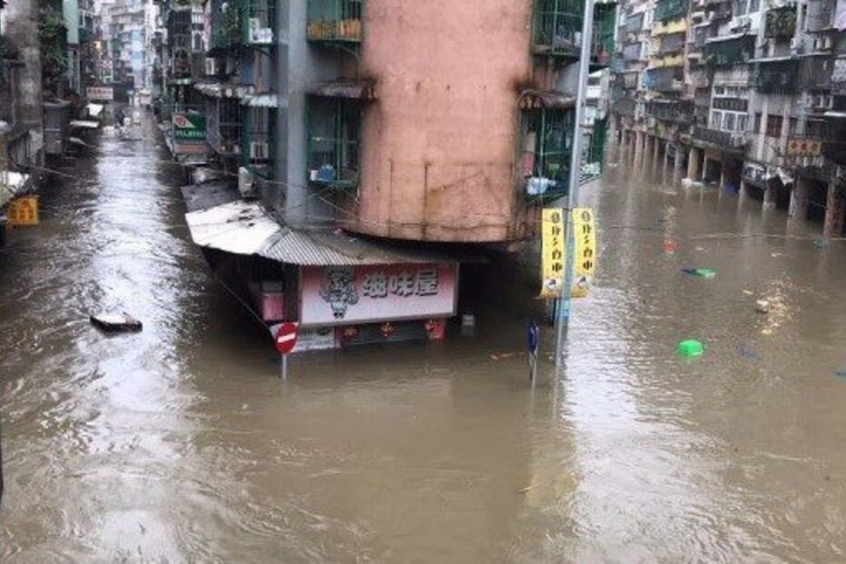 Imagens da passagem do tufão Hato por Macau