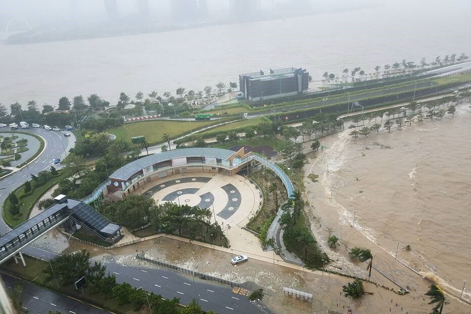 Imagens da passagem do tufão Hato por Macau