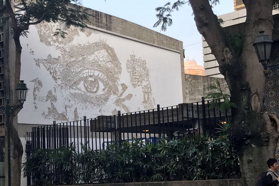 Mural do artista Vhils na Escola Portuguesa de Macau não sobreviveu à intempérie