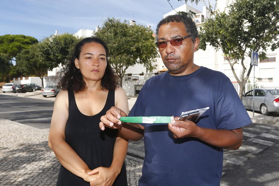 Os pais, Simone e José, criticam a forma como a filha foi tratada 