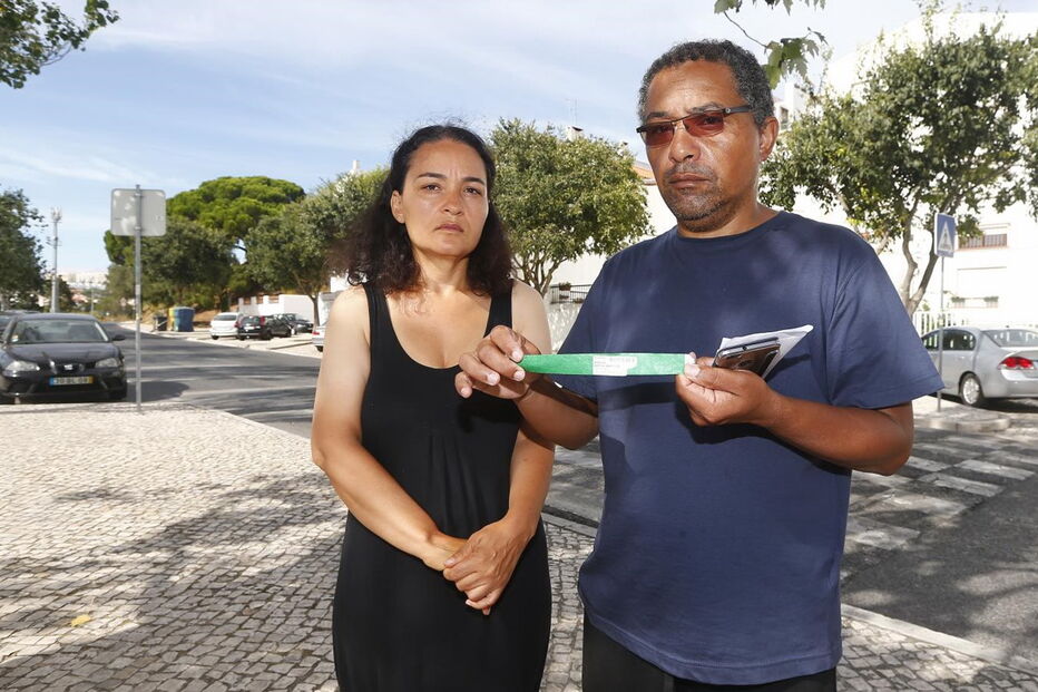 Os pais, Simone e José, criticam a forma como a filha foi tratada 