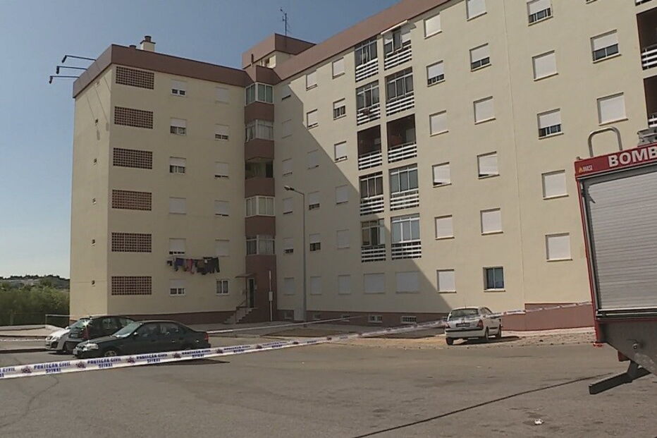 Prédio evacuado no Seixal