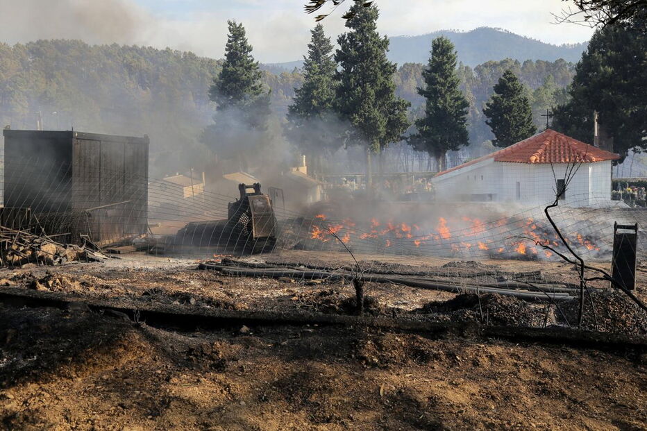 oleiros, casas destruídas, incêndio
