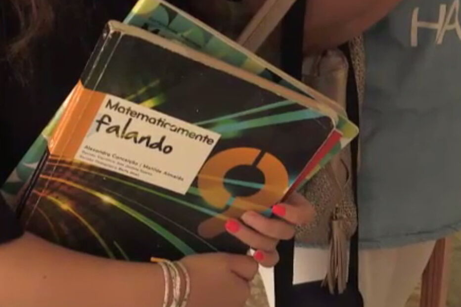 Dar de Volta, livros escolares, manuais escolares, poupança, dinheiro, regresso às aulas, escola, alunos, iniciativa, Portugal