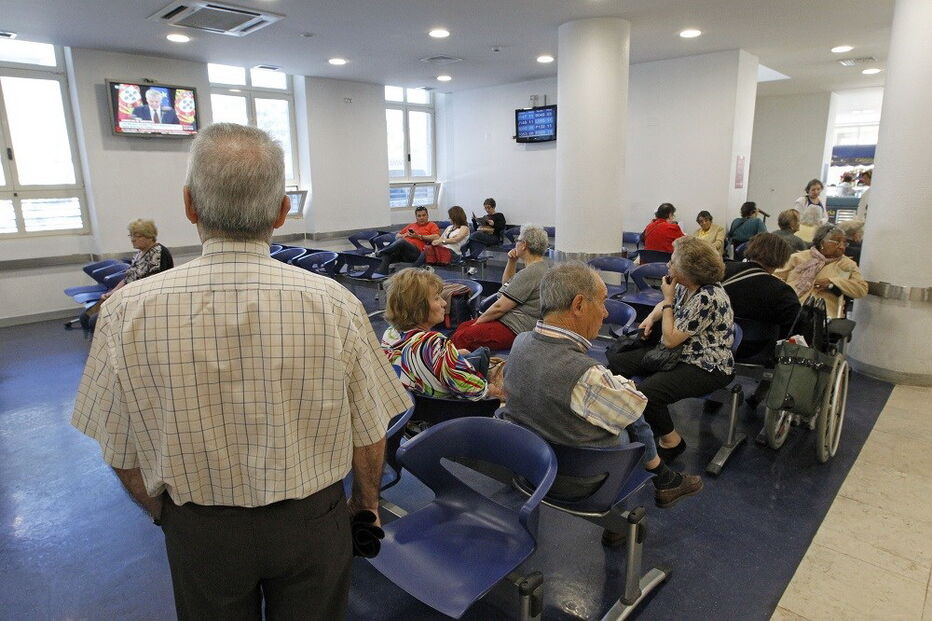 Falta de ar condicionado ou equipamentos avariados também afetam utentes     