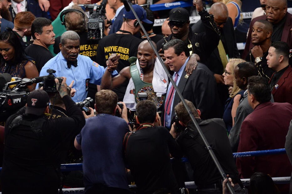 Mayweather e Conor McGregor no combate do século