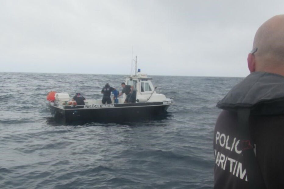 velejador, veleiro, São Miguel, Açores, norte-americano, resgate, deriva, navio, mercante, israelita