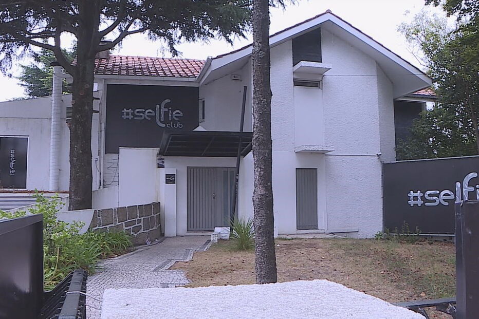 Crime junto à discoteca Selfie