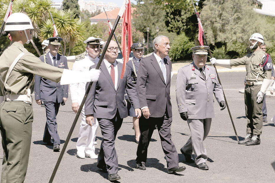 Associação de Oficiais das Forças Armadas, presidente da AOFA, AOFA, chefe de Estado, ministro da Defesa, Ministério da Defesa, secretário de Estado, major-general, Estatuto dos Militares das Forças Armadas, Governo, conta 7, Azeredo Lopes, António Mota, Presidente da República, política