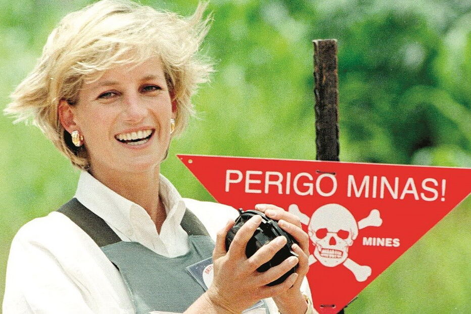 William, Diana, Camilla Parker-Bowles, Lady Di, Andrew Morton, Mercedes, Kensington, Harry, Carlos, Paris, Dodi Al Fayed, Sunday Mirror, França, Sunday Mirror, França, questões sociais, morte