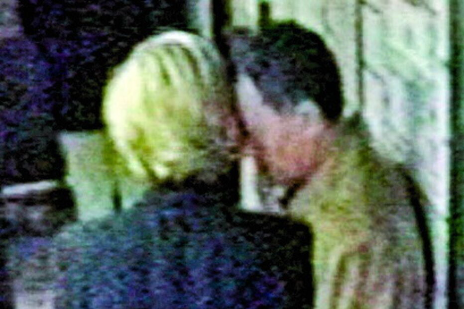 William, Diana, Camilla Parker-Bowles, Lady Di, Andrew Morton, Mercedes, Kensington, Harry, Carlos, Paris, Dodi Al Fayed, Sunday Mirror, França, Sunday Mirror, França, questões sociais, morte