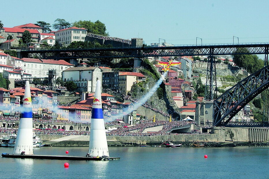 A Red Bull Air Race vai decorrer no fim de semana. É aguardada uma verdadeira enchente nas margens do Porto e Gaia