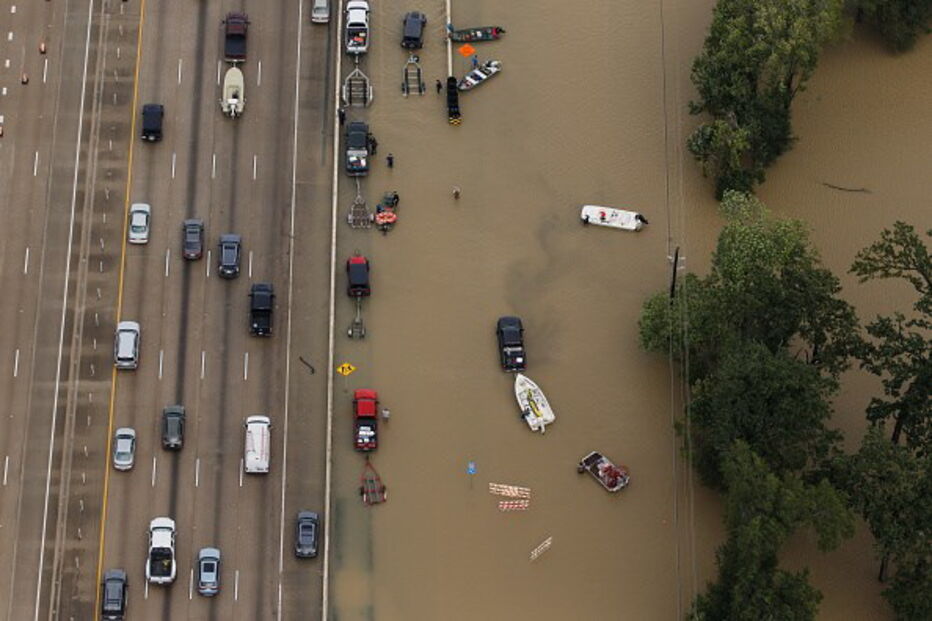 Chuva que caiu em Houston, no Texas, atingiu em quatro dias a altura de 127 centímetros