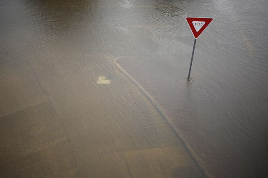 Chuva que caiu em Houston, no Texas, atingiu em quatro dias a altura de 127 centímetros