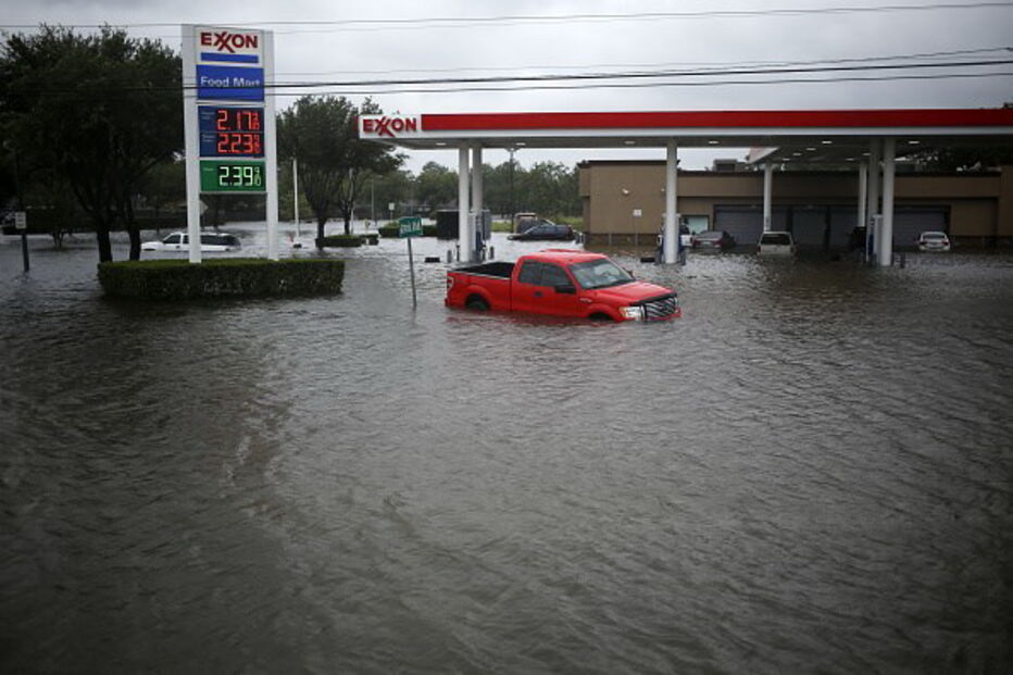 Chuva que caiu em Houston, no Texas, atingiu em quatro dias a altura de 127 centímetros