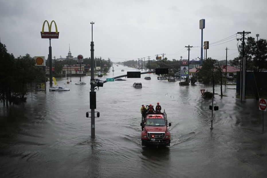 Chuva que caiu em Houston, no Texas, atingiu em quatro dias a altura de 127 centímetros