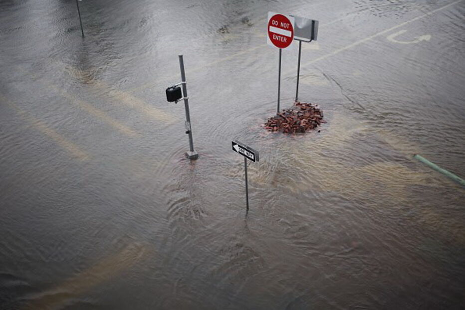 Chuva que caiu em Houston, no Texas, atingiu em quatro dias a altura de 127 centímetros