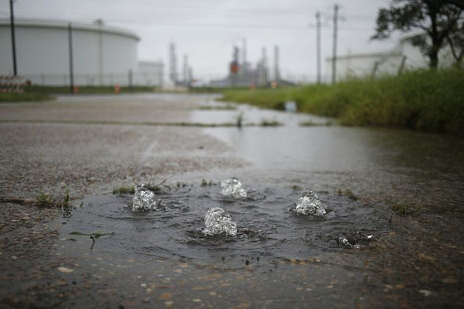 Chuva que caiu em Houston, no Texas, atingiu em quatro dias a altura de 127 centímetros