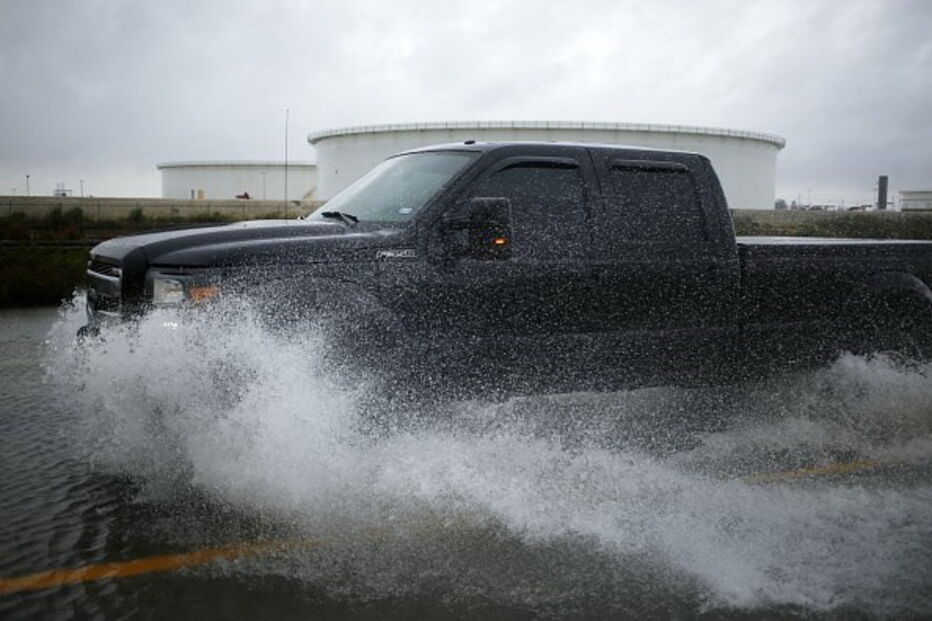 Chuva que caiu em Houston, no Texas, atingiu em quatro dias a altura de 127 centímetros