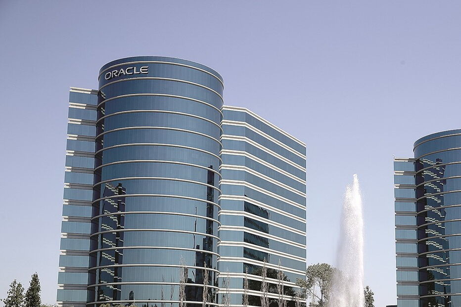 A multinacional Oracle paga viagens a funcionários do Estado desde 2013 
