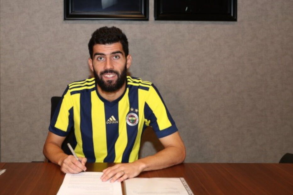 Luis Neto assina pelo Fenerbahçe