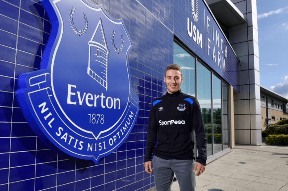 Nikola Vlasic reforça Everton