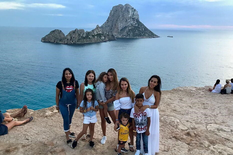 Georgina levou Cristianinho numa viagem com as amigas