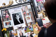 Harry e William visitaram o memorial da mãe no dia em que se assinalam os 20 anos da morte da princesa Diana