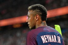 Transferências de Mbappé e Neymar são alguns dos negócios sob investigação