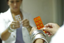 Infarmed, Dinamarca, Ana Paula Martins, Ordem dos Farmacêuticos, MNSRM-EF, OF, Associação Portuguesa de Empresas de Distribuição, Ministério da Saúde, APED