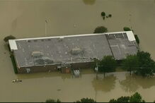Trump pede milhões para apoio a vítimas