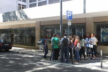 Manifestação de professores junto ao Ministério da Educação, que reclamam a maneira como estão a ser geridas as carreiras e os horários, bem como as colocações
