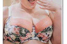 Mulheres tiram camisola por luta contra o cancro em calendário solidário