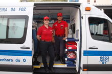 Bombeiros Verónica Calaboiça e Bruno Teixeira, dos Voluntários da Figueira da Foz, ajudaram no parto