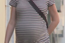 barriga de aluguer, grávida, avó, primeiro caso, autorizado