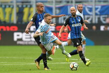 João Mário foi titular na vitória do Inter sobre o Spal