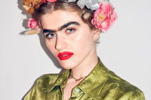 Modelo com ‘monocelha’ dá que falar nas redes sociais